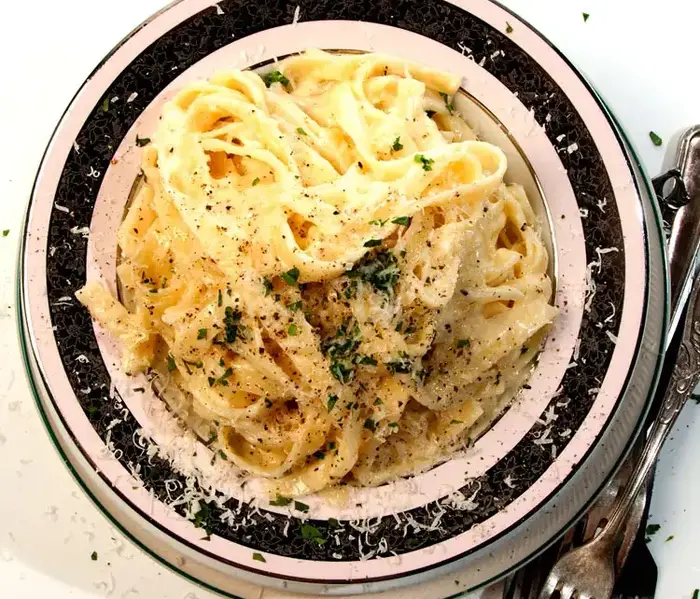 پاستا و غذای بشقابی